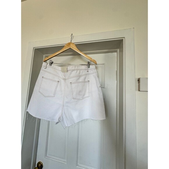 NWT misguided white jean shorts size 14 asymmetrical waist - Picture 4 of 7